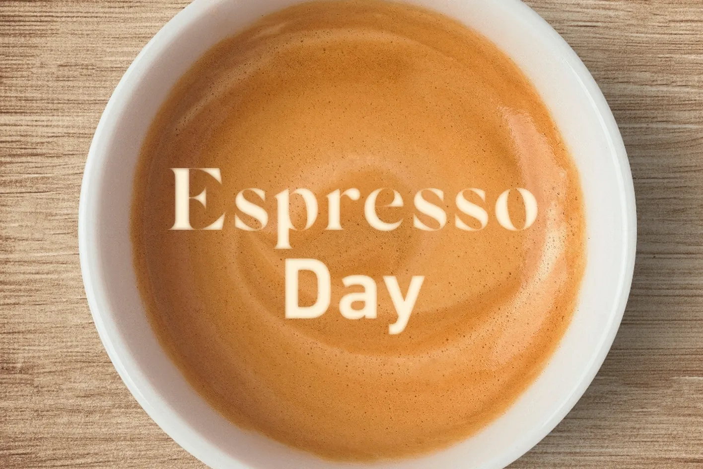 Tasse d'espresso vue de dessus avec une crema dorée